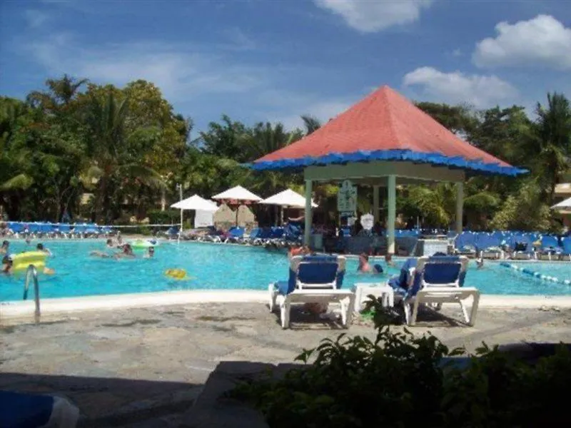 Fun Royale Beach Resort Playa Dorada 4*,
